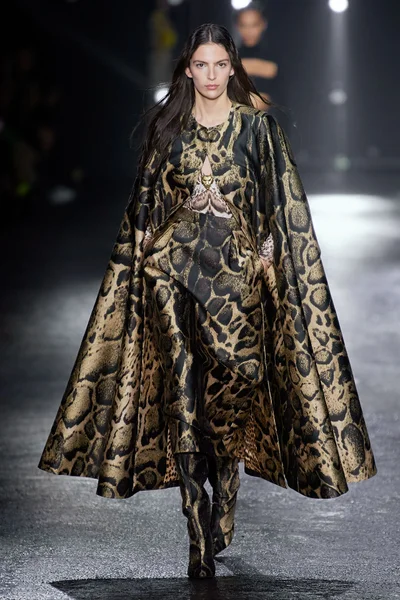 Look 2